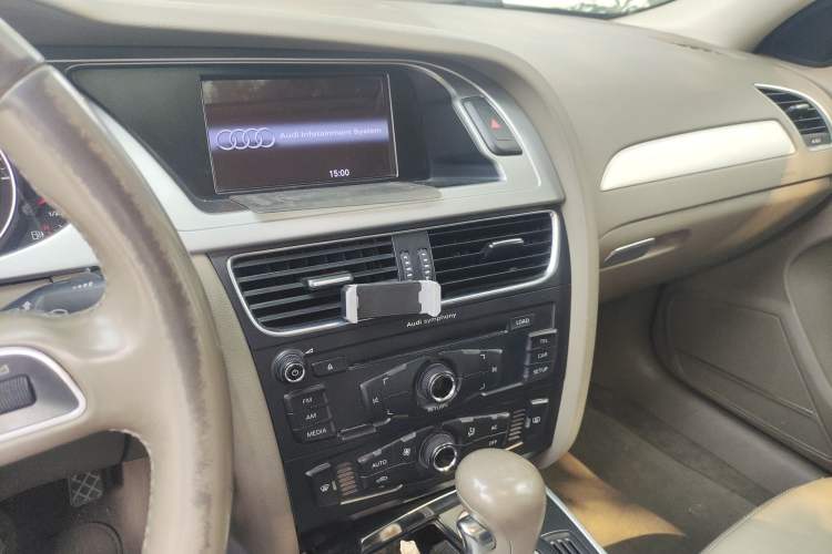 Used Audi A4L 2012 2.0 TFSI Automatic Technology Model Audio And AC Panel