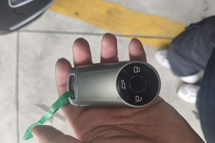 Used ORA Good Cat 2021 400km Standard Range Athena Edition Lithium-Ion Battery Vehicle Key