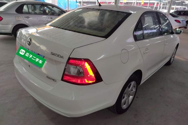 Used Skoda Rapid 2015 1.6L Automatic Smart Selection Model
