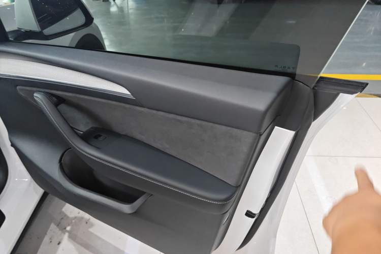 Used Tesla Model Y 2024 Rear-Wheel-Drive Version
