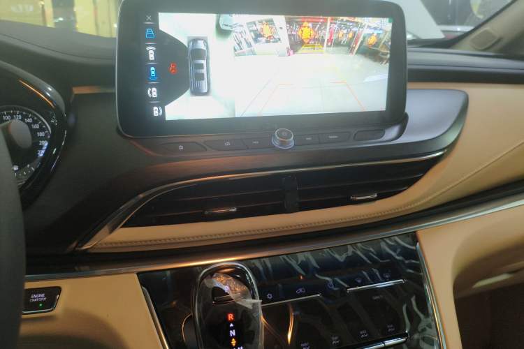 Used Buick GL8 2023 Facelifted Land Cruiser Executive Luxury Version