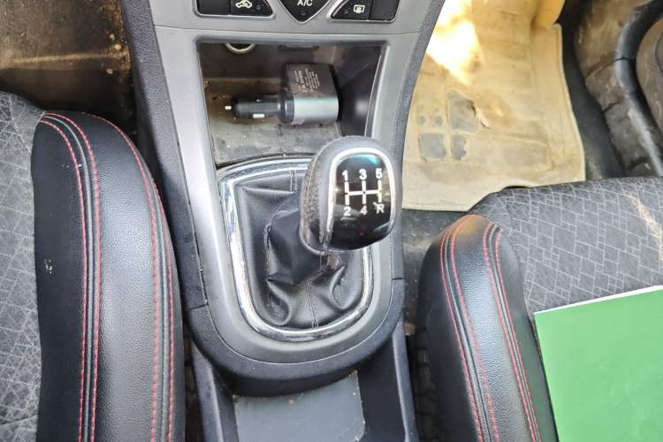 Used Cowin C3 2015 1.5L Manual Gold Diamond Edition
