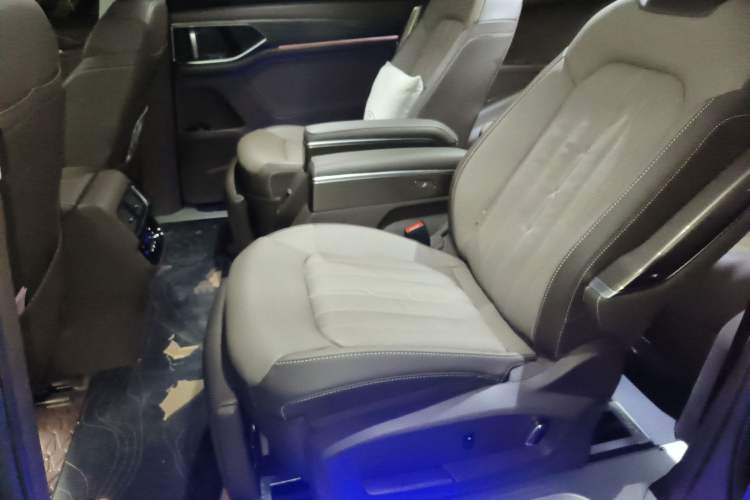 Used Volkswagen Viloran 2022 380TSI Luxury Edition
