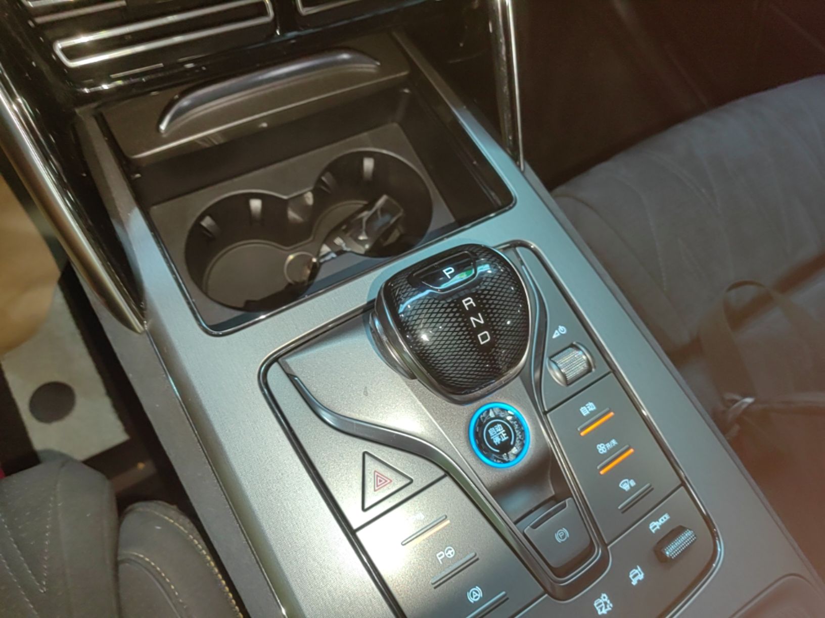BYD Tang New Energy 2024 Facelift DM-p War God Edition — снимка 18