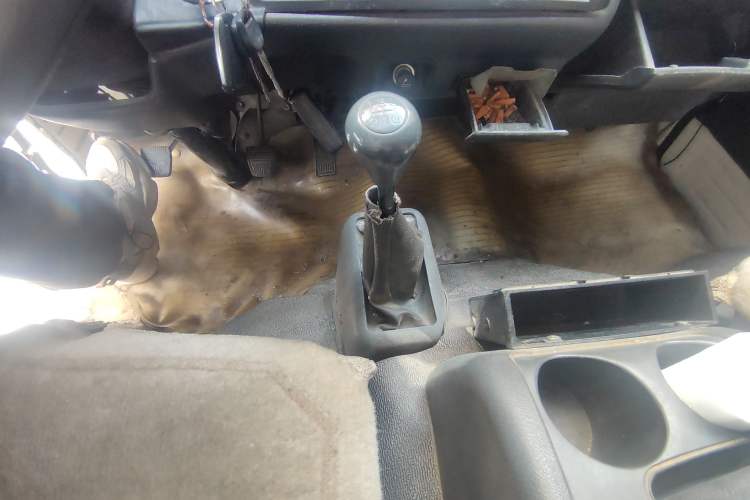 Used Jinbei Hiace 2011 2.0L 5th Generation Xiangyun Comfort Version 4G20D4B Gear Lever