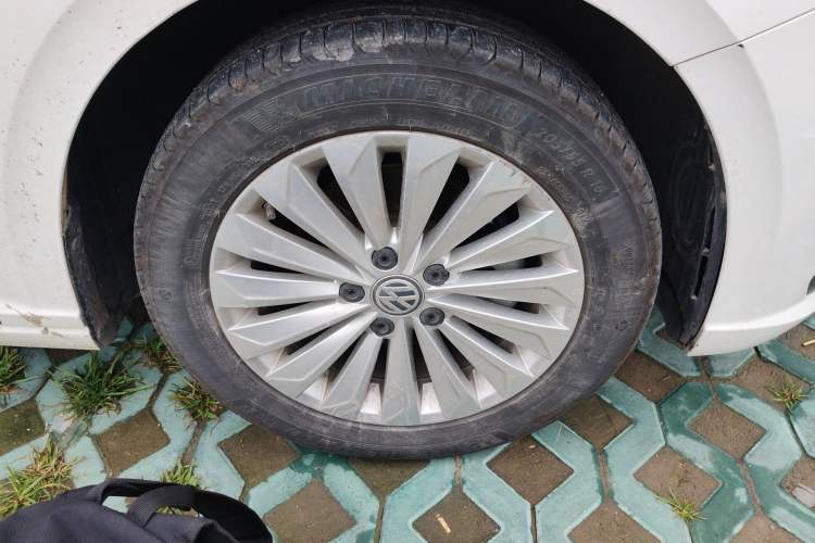 Used Volkswagen Lavida 2019 1.5L Automatic Comfort Edition China VI Standard Right Front Wheel Hub