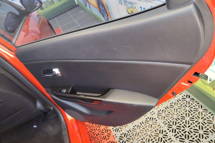 Used Kia K2 2012 Hatchback 1.6L AT Premium Commemorative Edition