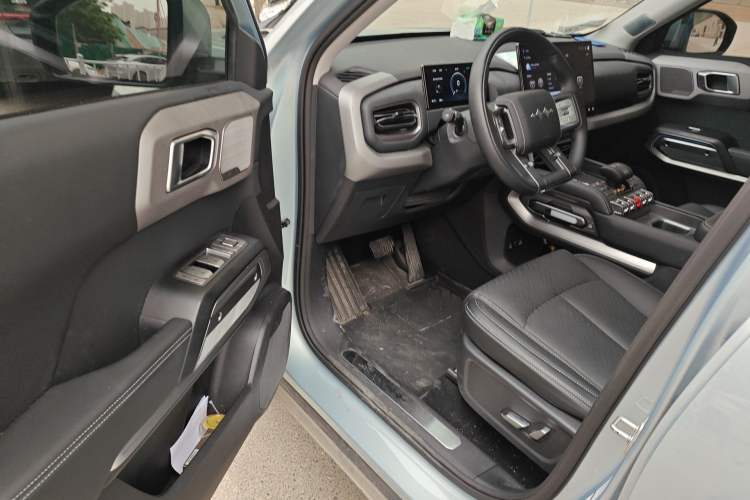 Used Formula Leopard Titanium 3 2025 501KM All-Wheel Drive Intelligent Driving Ultra Version
