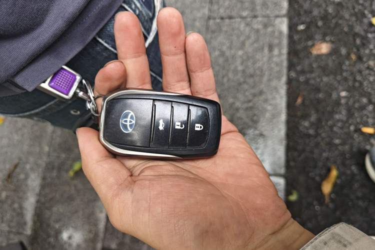 Used Toyota Corolla 2017 Revised Dual-Engine 1.8L E-CVT Leading Edition
