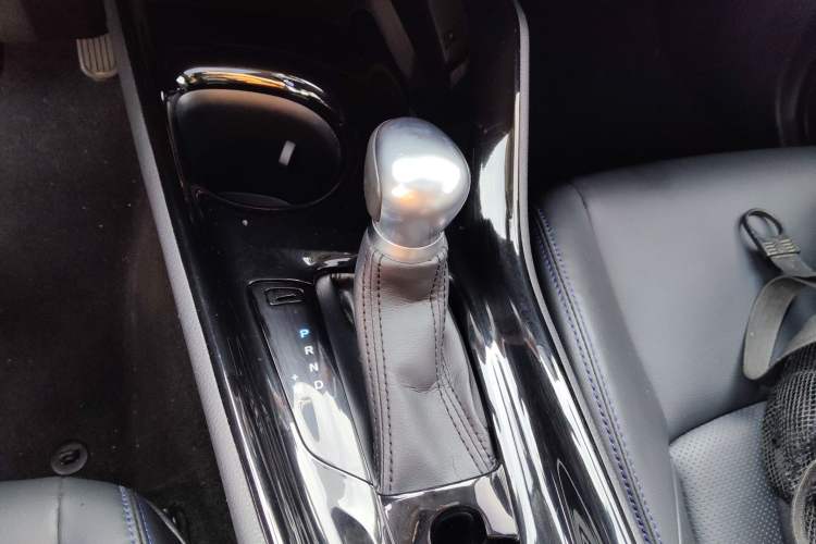 Used Toyota C-HR 2022 2.0L Leading Edition Gear Lever