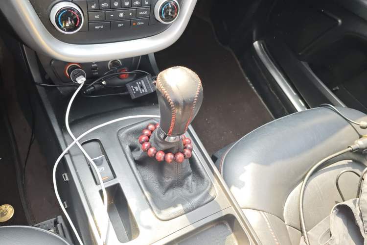 Used Bestune X80 2013 2.0L manual luxury version