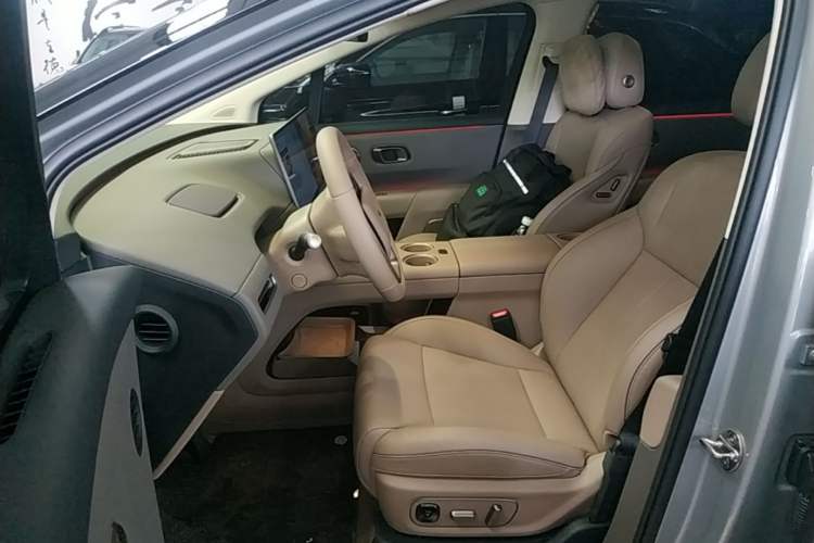 Used Li Auto i8 2025 Model Standard Version
