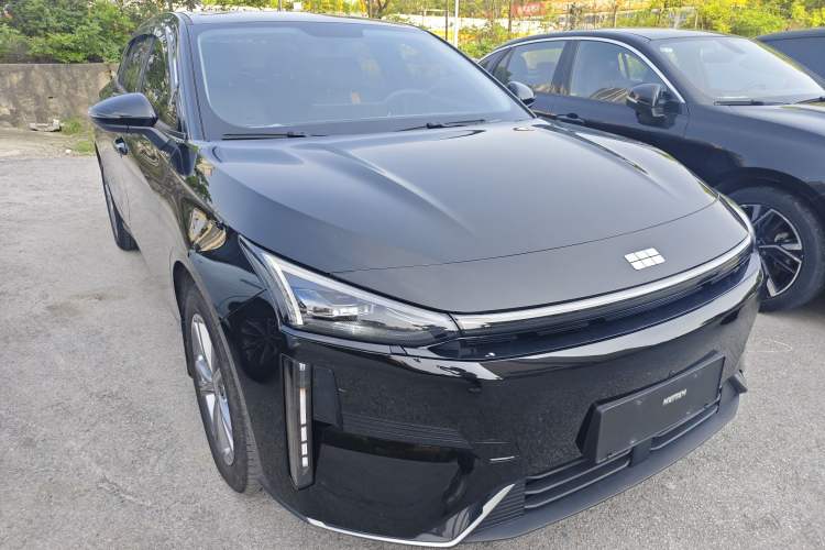 Used Geely Galaxy L6 2025 EM-i 140km Long-Range Version