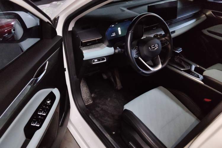 Used Geely Auto Emgrand L 2022 1.4T CVT Ultimate Model
