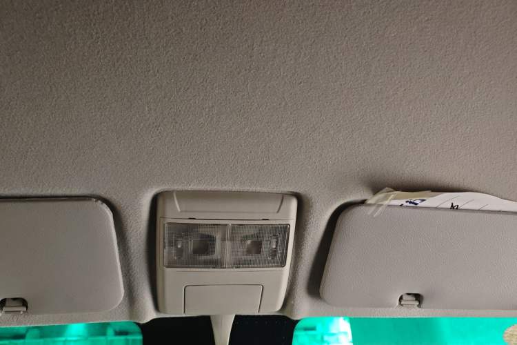 Used Jinbei New Hiace S 2023 1.5L Wealth Edition Van 2/5-Seater Air-Conditioned Model SWC15M