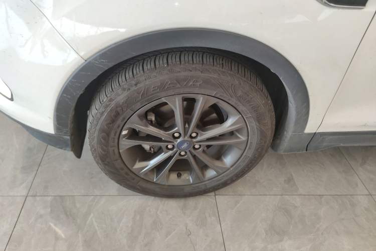 Used Ford Kuga 2019 EcoBoost 180 Two-Wheel-Drive Platinum Edition China VI Standard Left Front Wheel Hub