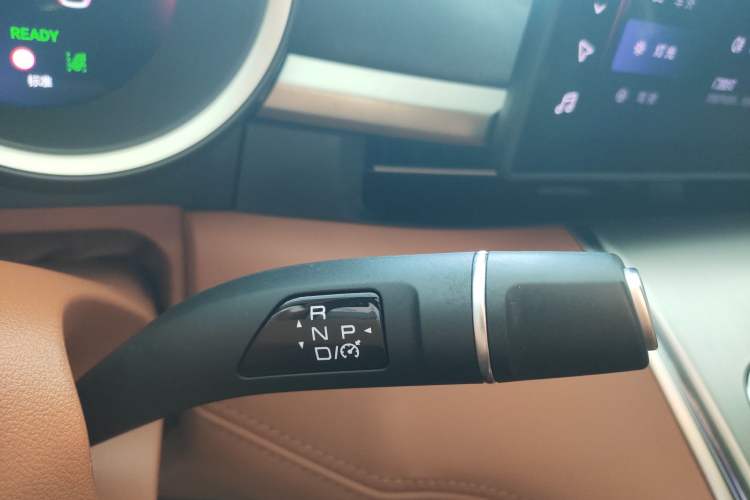 Used ORA Lightning Cat 2022 555 km Luxury Edition
