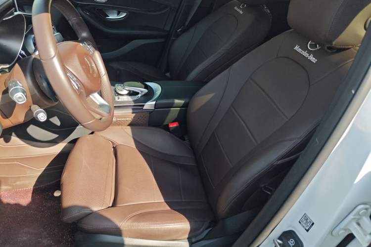 Used Mercedes-Benz GLC 2018 Facelift GLC 260 4MATIC Luxury Edition Left Front Seat