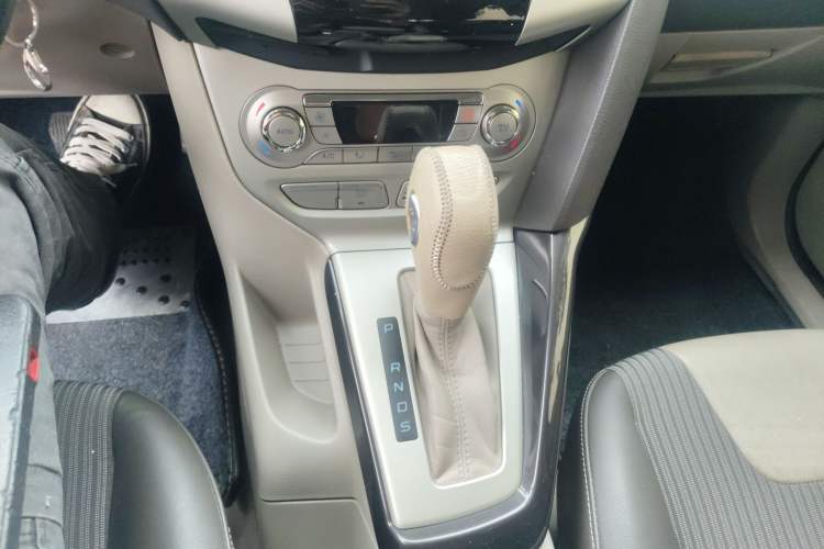 Used Ford Focus 2012 Sedan 1.6L Automatic Fashion Edition