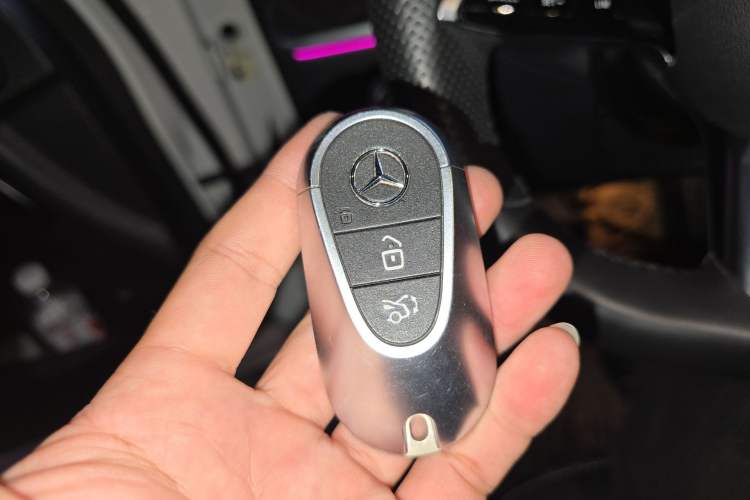 Used Mercedes-Benz C-Class 2022 Restyled C 260 L Sport Edition Vehicle Key