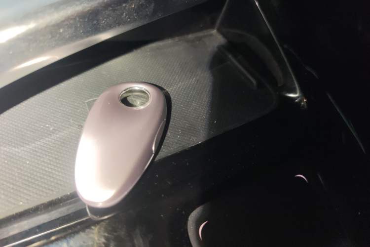 Used VOYAH FREE 2023 Four-Wheel Drive Extended-Range Model with Ultra-Long Range Vehicle Key