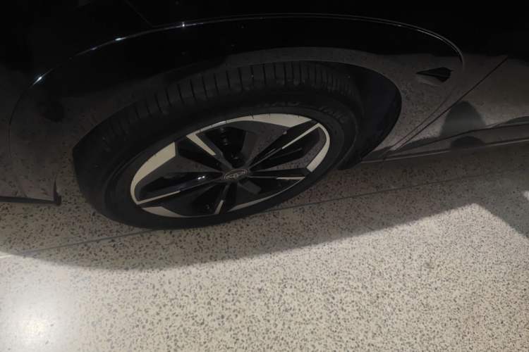 Used Toyota BZ 3X 2025 520 Pro LiDAR Edition Left Front Wheel Hub