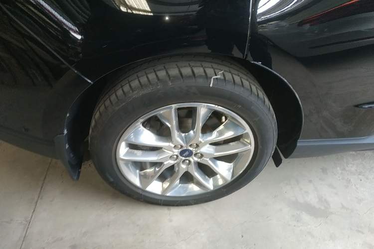 Used Ford Edge 2018 EcoBoost 245 Four-Wheel Drive Titanium 7-Seater Exterior 5