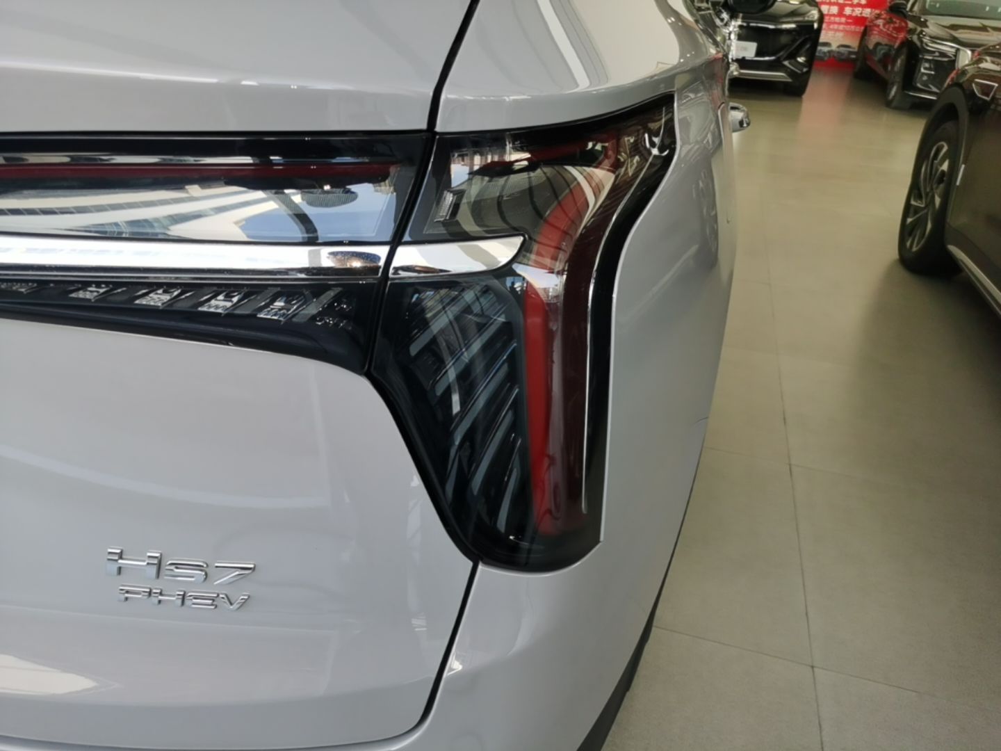 Hongqi HS7 PHEV 2024 2.0T PHEV Four-Wheel-Drive Flagship Edition 6 Seats — снимка 9