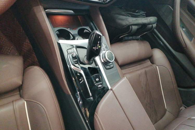 Used BMW 5 Series 2022 Second Facelift 530Li Luxury Version M Sport Package
