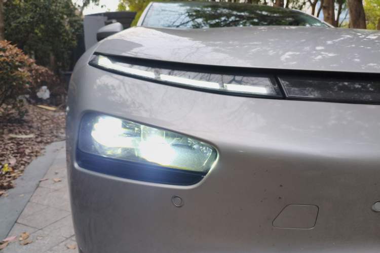 Used XPeng P7 2020 670N Right Front Headlight