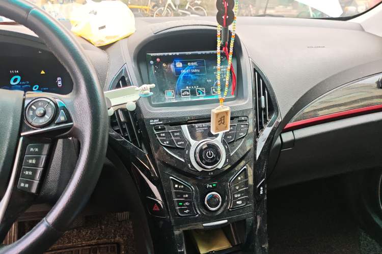 Used BYD Qin New Energy 2014 1.5T Cool Black Knight Flagship Model
