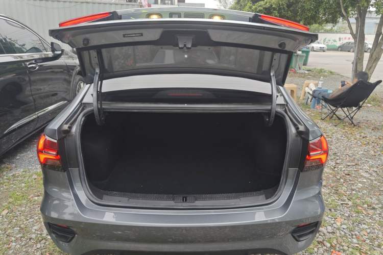 Used Roewe i5 2021 1.5L Manual Diamond Edition Trunk