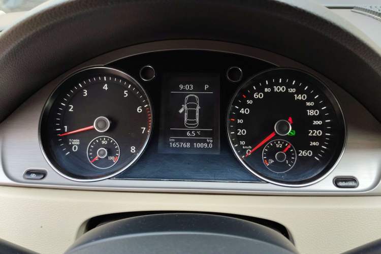 Used Volkswagen Magotan 2012 Revised Version 1.8TSI Leading Edition Instrument Cluster