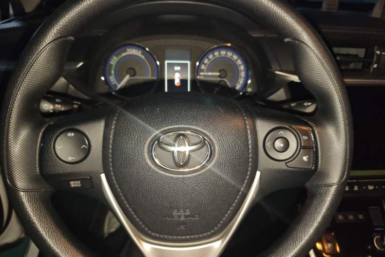 Used Toyota Levin 2016 Dual-Engine 1.8H GS E-CVT Elite Model with Sunroof
