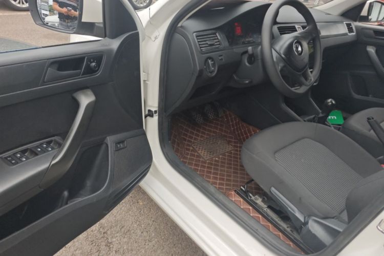 Used Volkswagen Santana 2016 1.6L Manual Fashion Edition Driver Seat