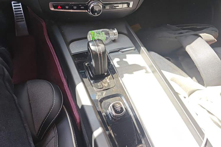 Used Volvo S60 2022 B4 Zhiyuan Sport Edition Gear Lever