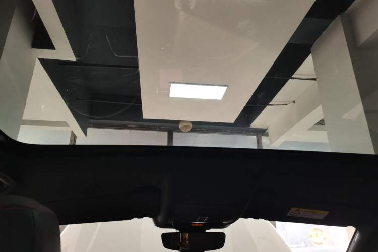 Used Land Rover Discovery Sport 2022 249 PS R-Dynamic S Performance Edition 5 Seats Headliner