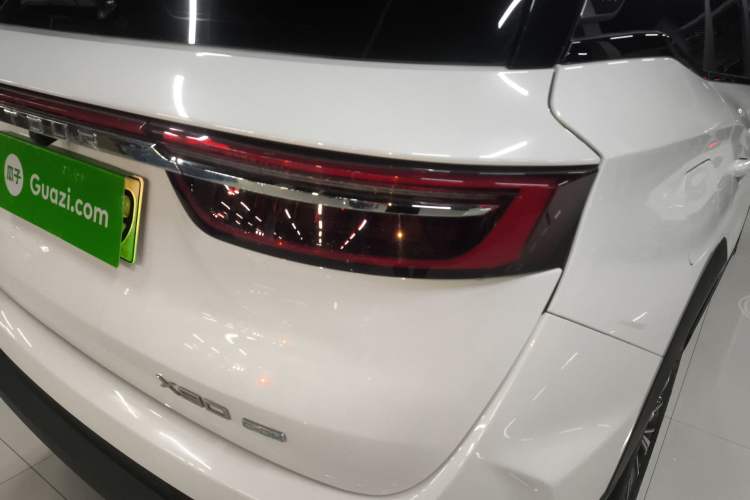 Used JETOUR X90 C-DM 2025 Elite Edition 7-Seater Right Rear Taillight