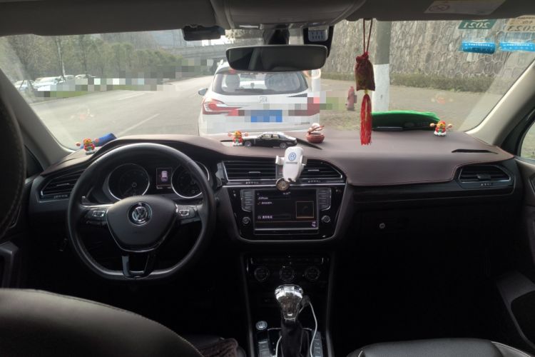 Used Volkswagen Tiguan L 2017 330TSI Automatic Two-Wheel Drive Flagship Edition Headliner