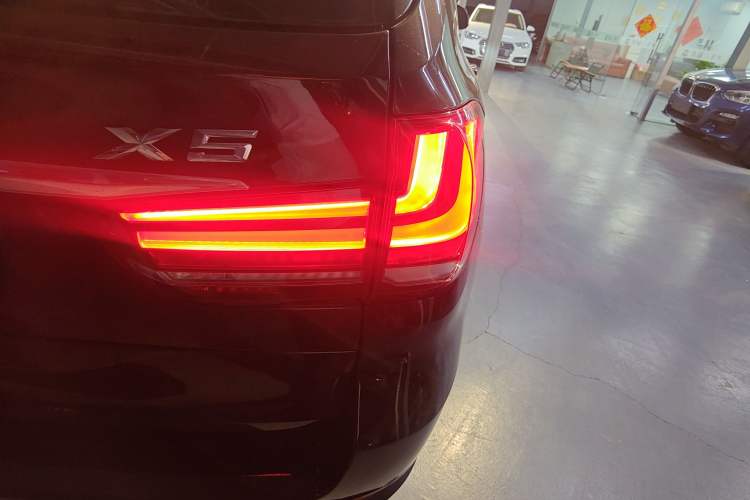 Used BMW X5 2015 xDrive35i U.S. specification
