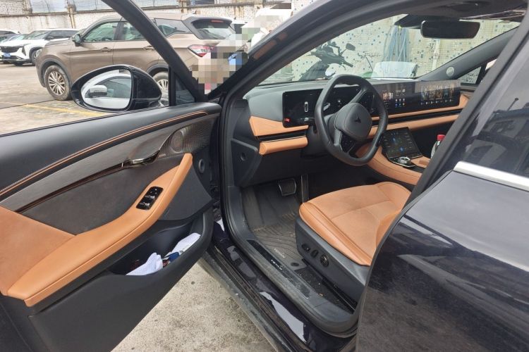 Used VOYAH PASSION 2024 PHEV Four-Wheel Drive Ultra-Long Range Flagship Model
