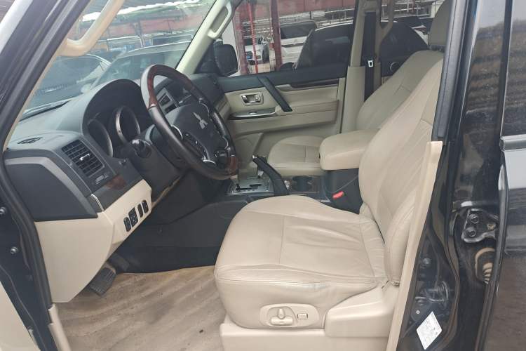 Used Mitsubishi Pajero 2019 V97 3.8L 5-Door GLS Middle East Edition