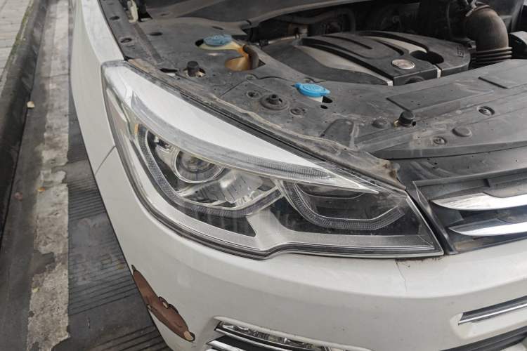 Used Hanteng X7 2016 1.5T Manual Luxury Edition Right Front Headlight