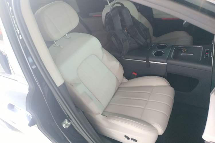 Used VOYAH Dream 2025 PHEV Four-Wheel Drive Prestige Kunpeng Edition