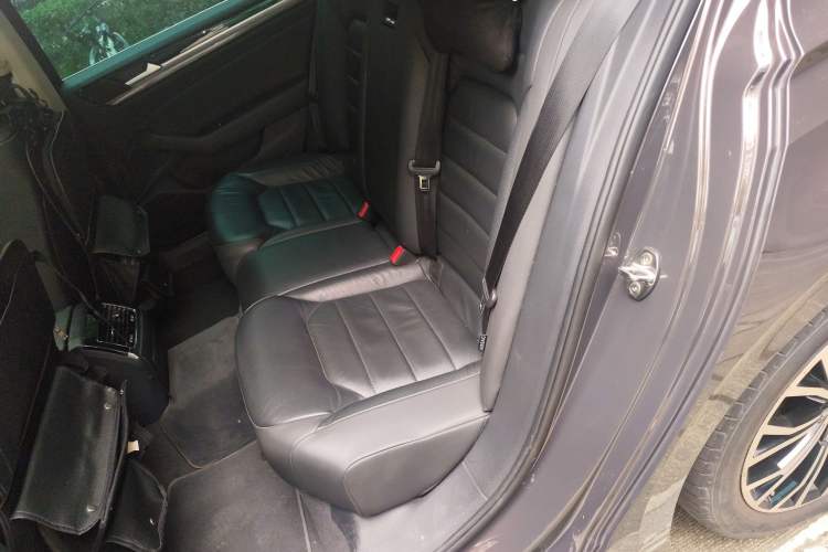 Used Volkswagen Phideon 2019 380TSI Two-Wheel Drive Business Edition China VI Standard
