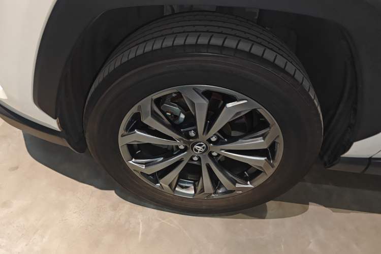 Used Toyota RAV4 2023 2.0L CVT Two-Wheel Drive Fashion Plus Edition
