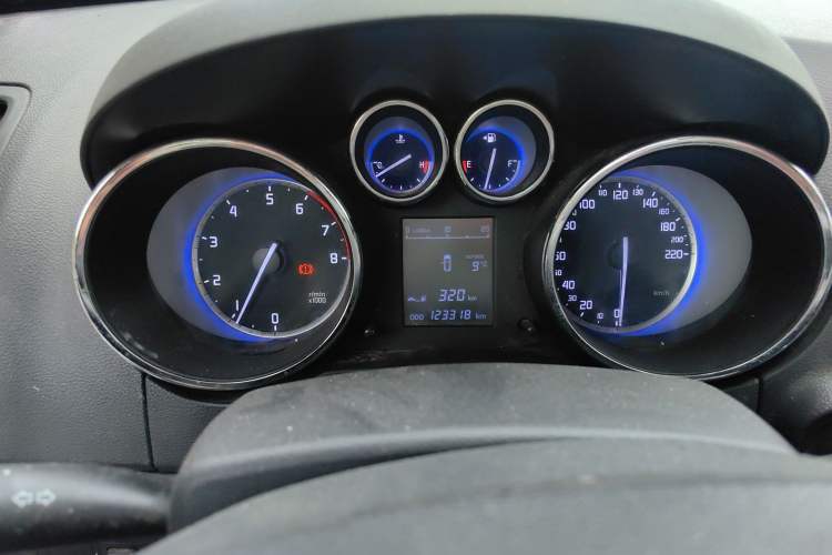 Used Changan CS35 2016 1.6L Manual Luxury Model China V Standard
