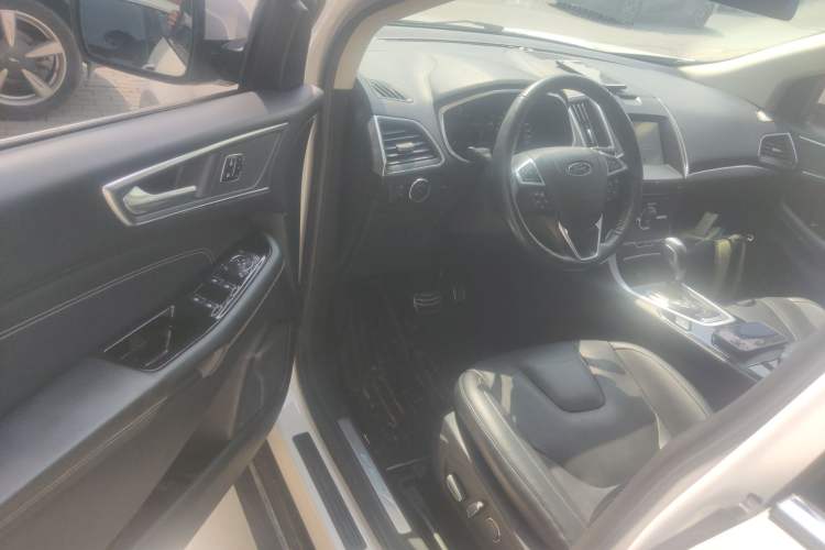 Used Ford Edge 2016 EcoBoost 245 Four-Wheel Drive Titanium 7-Seater Driver Seat