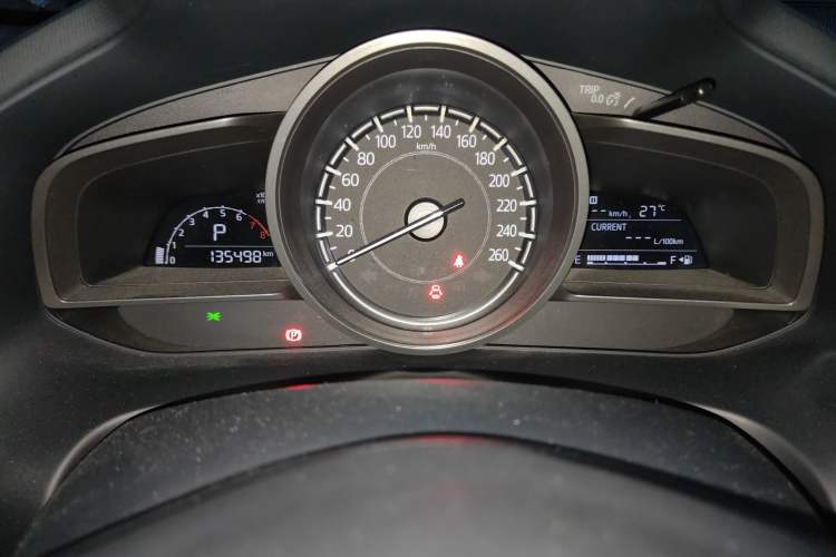 Used Mazda CX-4 2018 2.0L Automatic Two-Wheel Drive Blue Sky Dynamic Version China V Standard Odometer Close Up