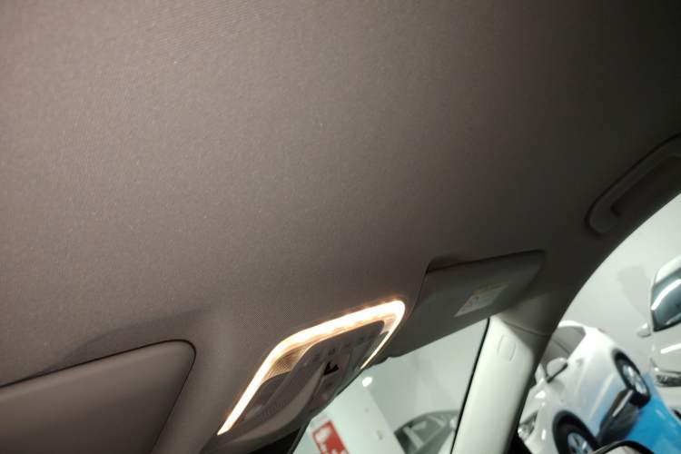 Used Mercedes-Benz V-Class 2018 V 260 Avantgarde Edition China VI
